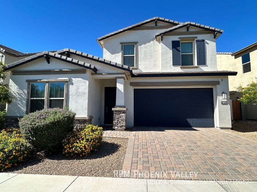 Gorgeous 4-Bedroom Home with Mountain Views in Gated Community property image