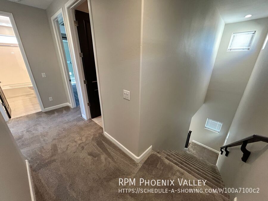 Gorgeous 4-Bedroom Home with Mountain Views in Gated Community property image