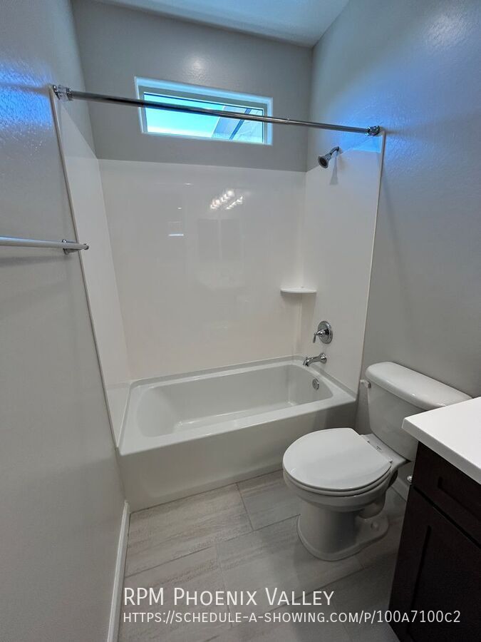 Gorgeous 4-Bedroom Home with Mountain Views in Gated Community property image