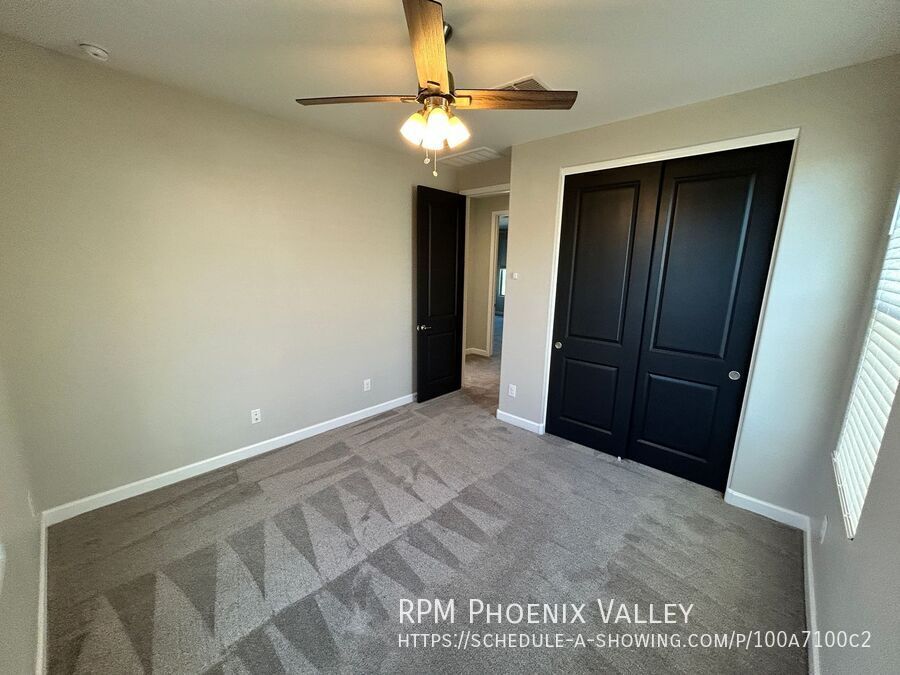 Gorgeous 4-Bedroom Home with Mountain Views in Gated Community property image