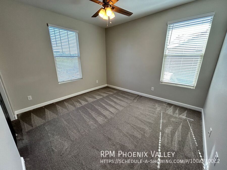 Gorgeous 4-Bedroom Home with Mountain Views in Gated Community property image