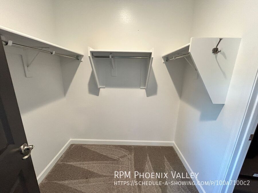 Gorgeous 4-Bedroom Home with Mountain Views in Gated Community property image