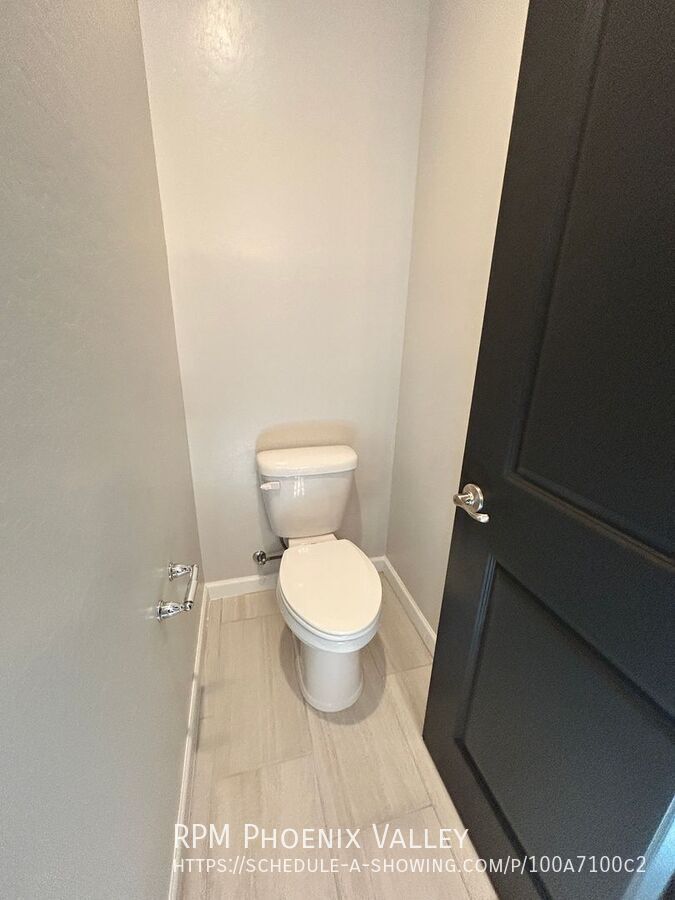 Gorgeous 4-Bedroom Home with Mountain Views in Gated Community property image