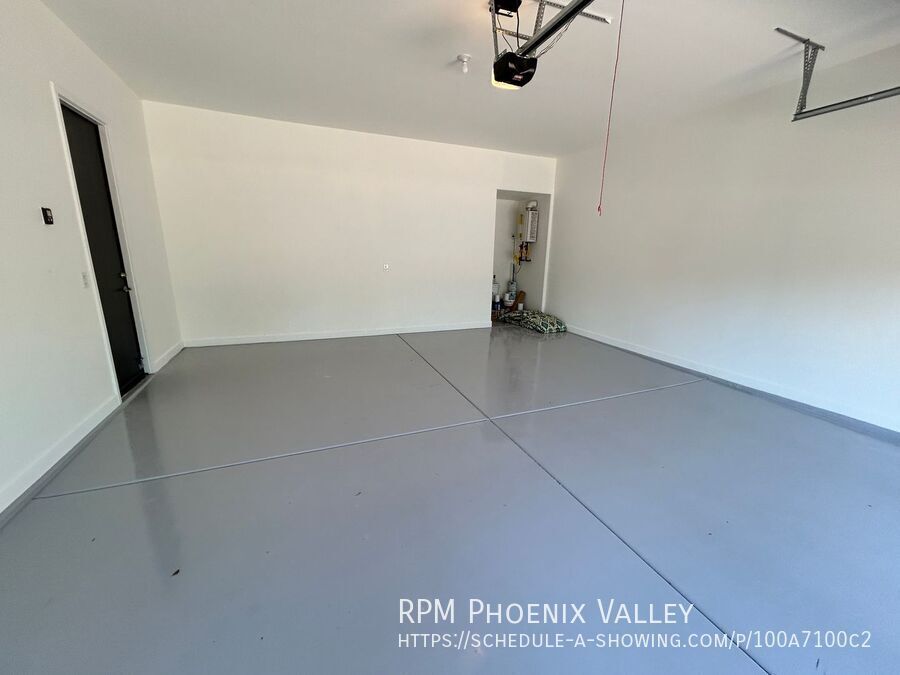 Gorgeous 4-Bedroom Home with Mountain Views in Gated Community property image