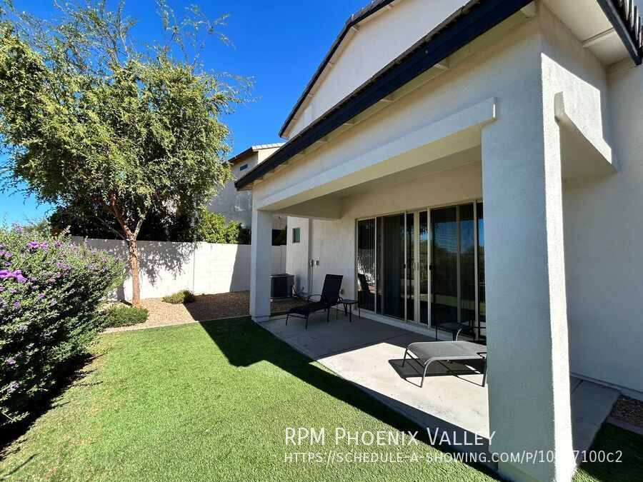 Gorgeous 4-Bedroom Home with Mountain Views in Gated Community property image