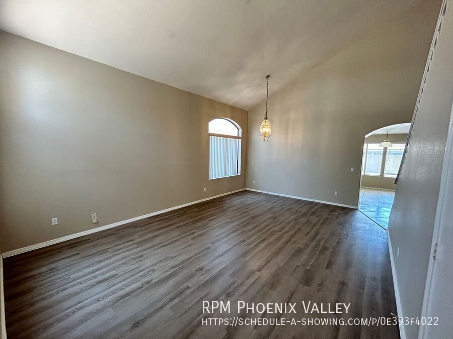 Spacious 4-Bedroom 3-Bath Peoria Home with Vaulted Ceilings & Large Backyard property image