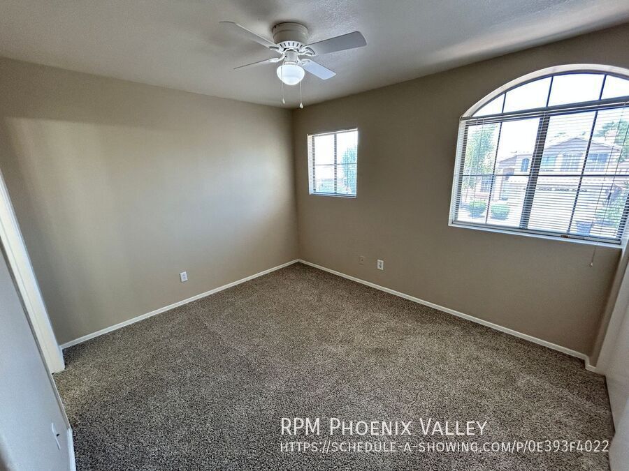 Spacious 4-Bedroom 3-Bath Peoria Home with Vaulted Ceilings & Large Backyard property image