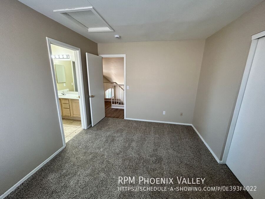 Spacious 4-Bedroom 3-Bath Peoria Home with Vaulted Ceilings & Large Backyard property image