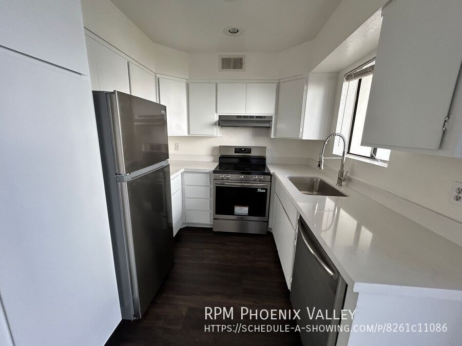 Spacious 2BD/2BA Spanish Style Townhome in Ocotillo Villas | Updated | No Carpet! property image