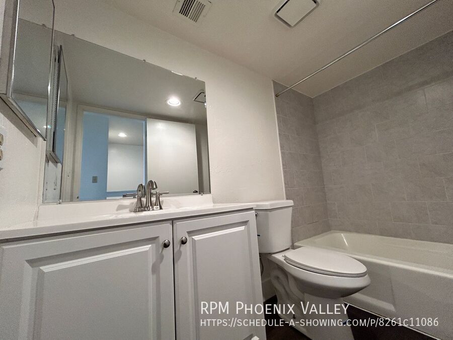 Spacious 2BD/2BA Spanish Style Townhome in Ocotillo Villas | Updated | No Carpet! property image