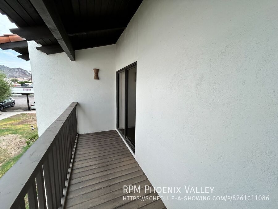 Spacious 2BD/2BA Spanish Style Townhome in Ocotillo Villas | Updated | No Carpet! property image