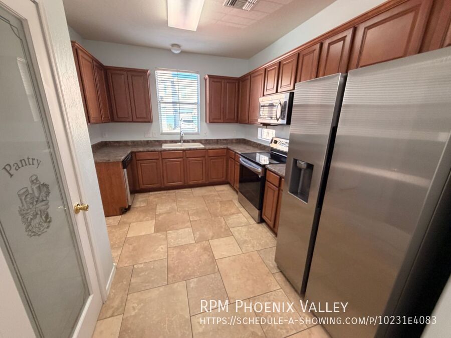 Two Story 3Bdm 2.5Ba Tolleson Home with EV-Ready Garage property image