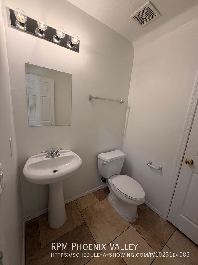 Two Story 3Bdm 2.5Ba Tolleson Home with EV-Ready Garage property image