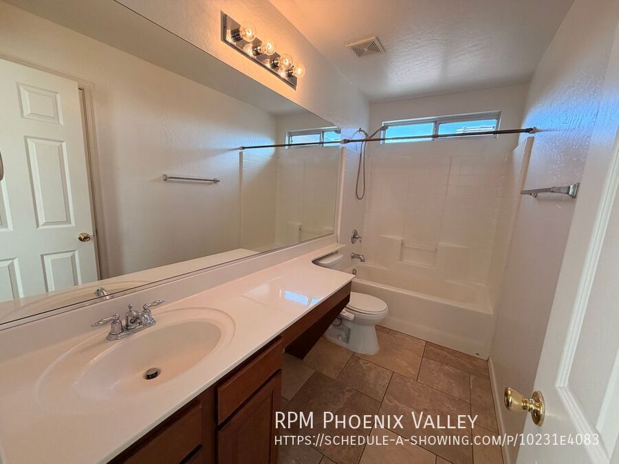 Two Story 3Bdm 2.5Ba Tolleson Home with EV-Ready Garage property image