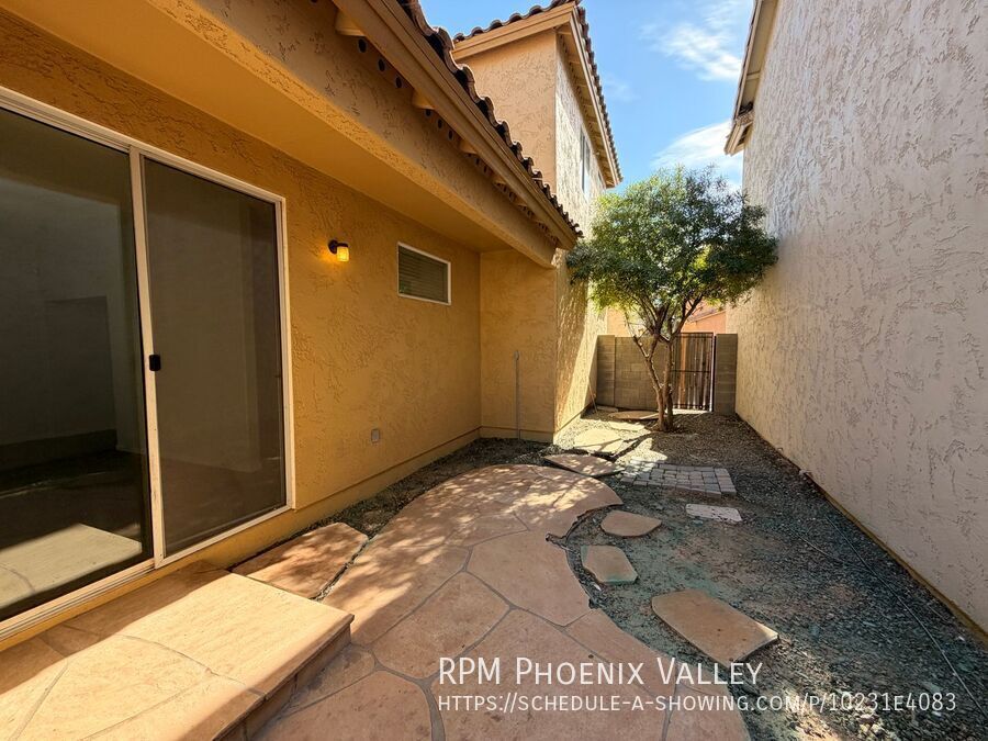 Two Story 3Bdm 2.5Ba Tolleson Home with EV-Ready Garage property image