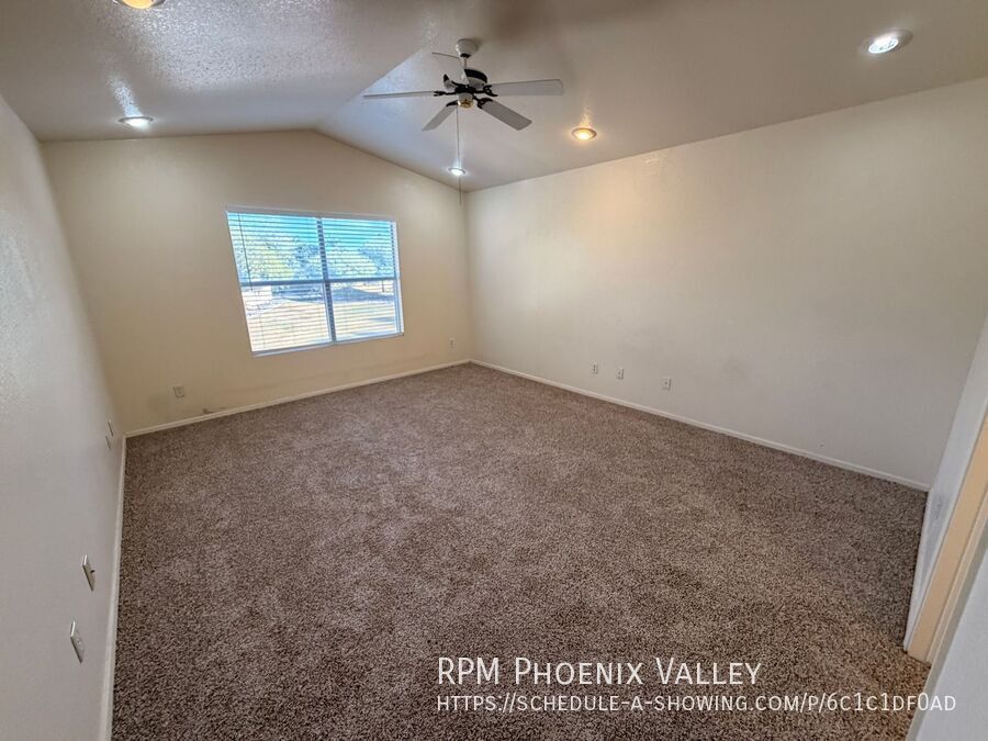 3 bd/2.5 bath *NEW* Carpet in Kyrene School District! property image