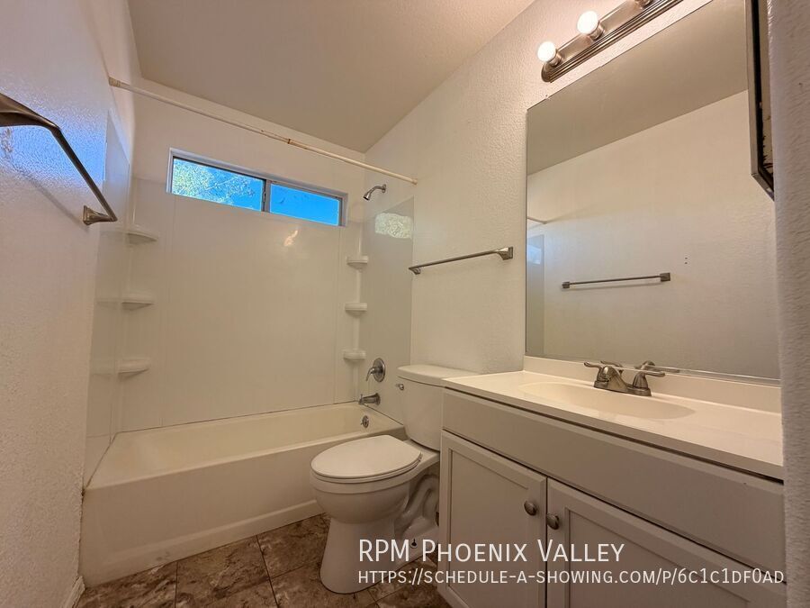 3 bd/2.5 bath *NEW* Carpet in Kyrene School District! property image