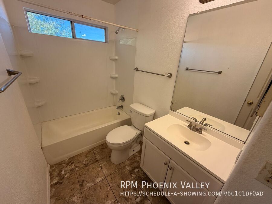 3 bd/2.5 bath *NEW* Carpet in Kyrene School District! property image