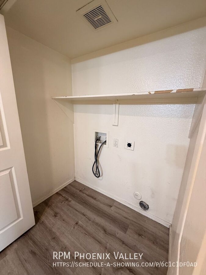 3 bd/2.5 bath *NEW* Carpet in Kyrene School District! property image