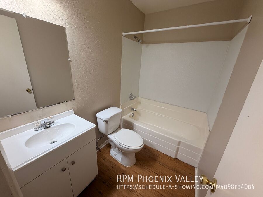 Great 2BDM | 2BA Unit with an Enclosed Patio and *NO Carpet* property image