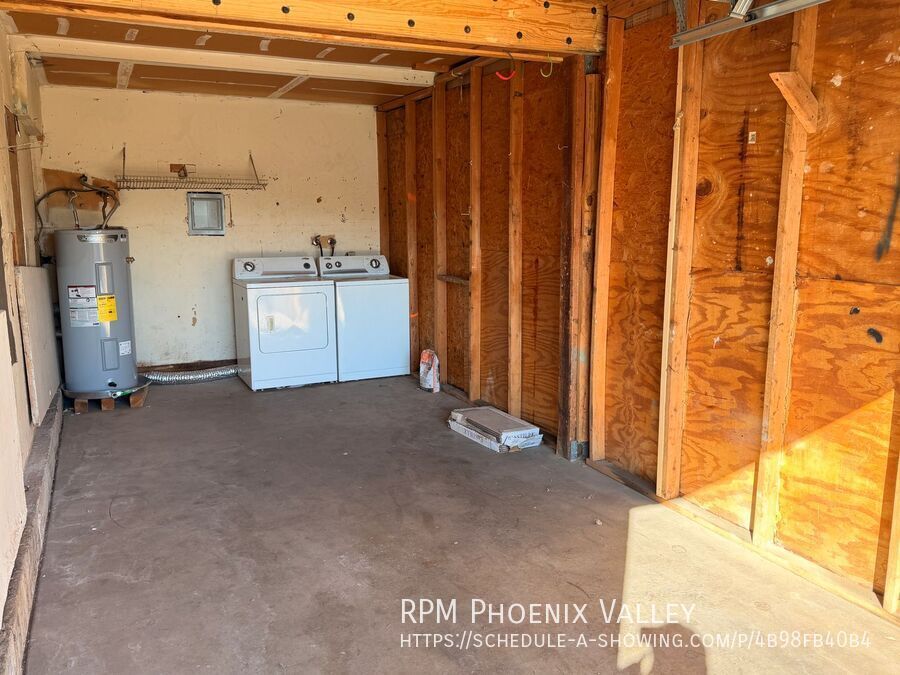 Great 2BDM | 2BA Unit with an Enclosed Patio and *NO Carpet* property image