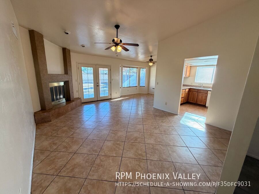 ⭐ Spacious 3-Bedroom 2-Bathroom Chandler Home with Vaulted Ceilings and Large Yard property image