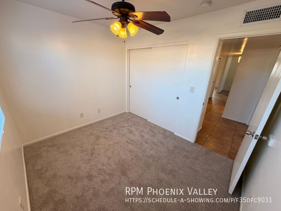 ⭐ Spacious 3-Bedroom 2-Bathroom Chandler Home with Vaulted Ceilings and Large Yard property image