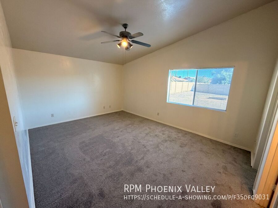 ⭐ Spacious 3-Bedroom 2-Bathroom Chandler Home with Vaulted Ceilings and Large Yard property image