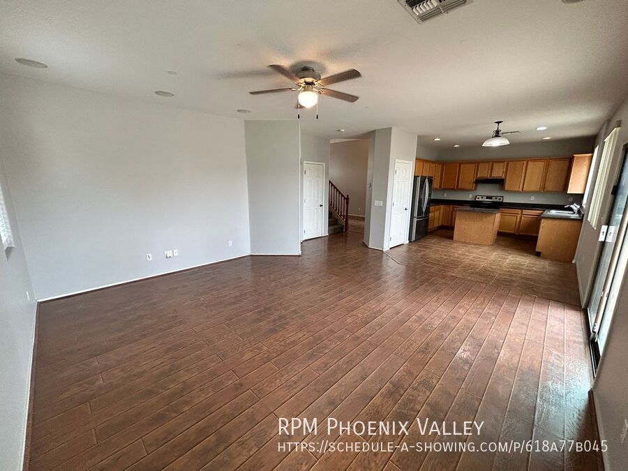 Gorgeous 4 Bed 2.5 Bath Pool Home in Surprise *NEW* Flooring! property image