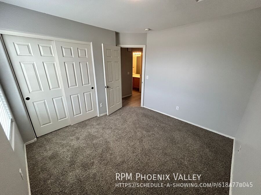 Gorgeous 4 Bed 2.5 Bath Pool Home in Surprise *NEW* Flooring! property image