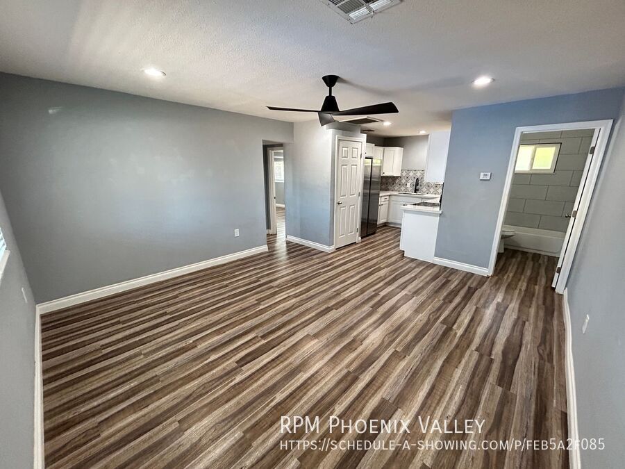 Move-In Special! Updated 2Bdm 1BA apartment *NO* Carpet property image