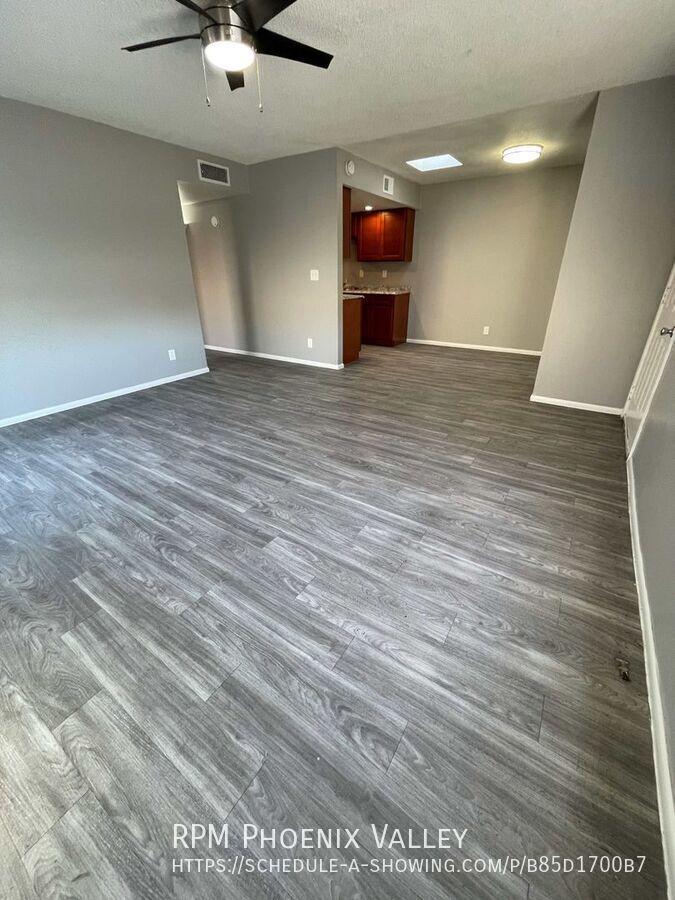 Priced to Lease! Single Story updated 2Bdm - 2 Ba Glendale Unit with *NO Carpet* property image