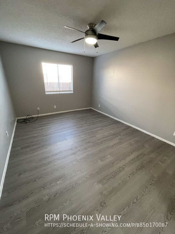 Priced to Lease! Single Story updated 2Bdm - 2 Ba Glendale Unit with *NO Carpet* property image