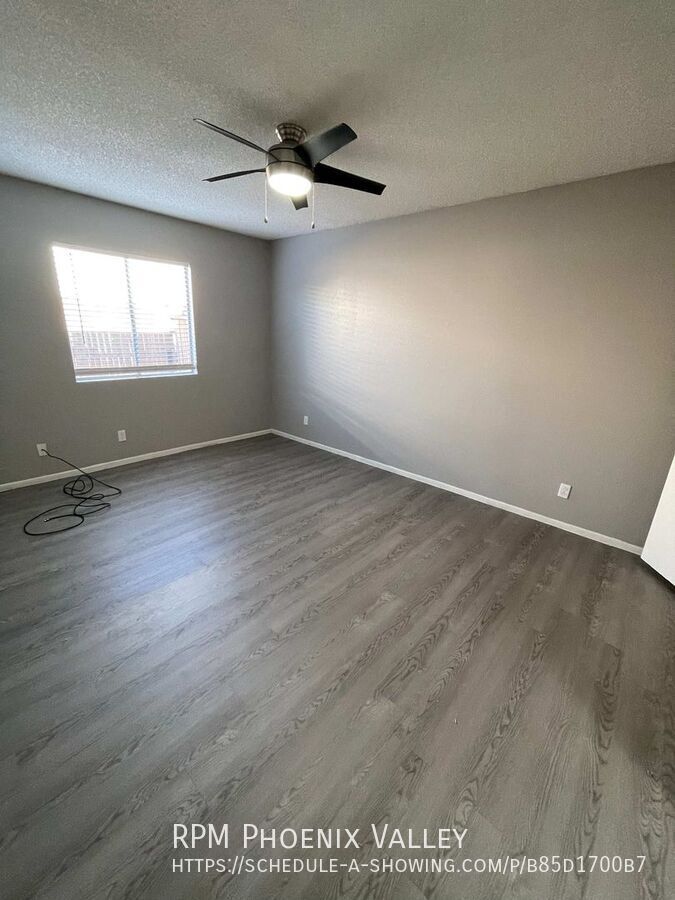 Priced to Lease! Single Story updated 2Bdm - 2 Ba Glendale Unit with *NO Carpet* property image