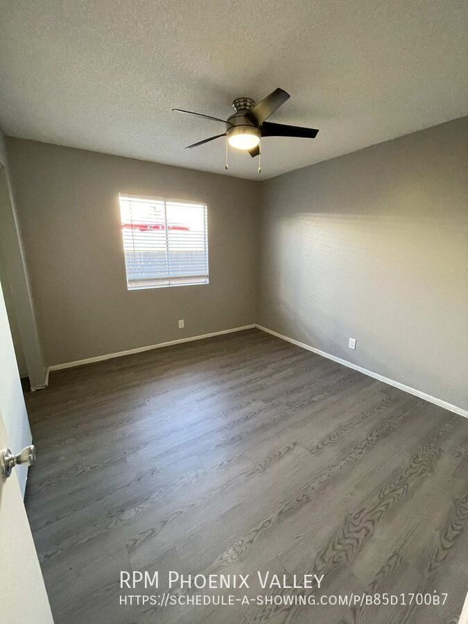 Priced to Lease! Single Story updated 2Bdm - 2 Ba Glendale Unit with *NO Carpet* property image