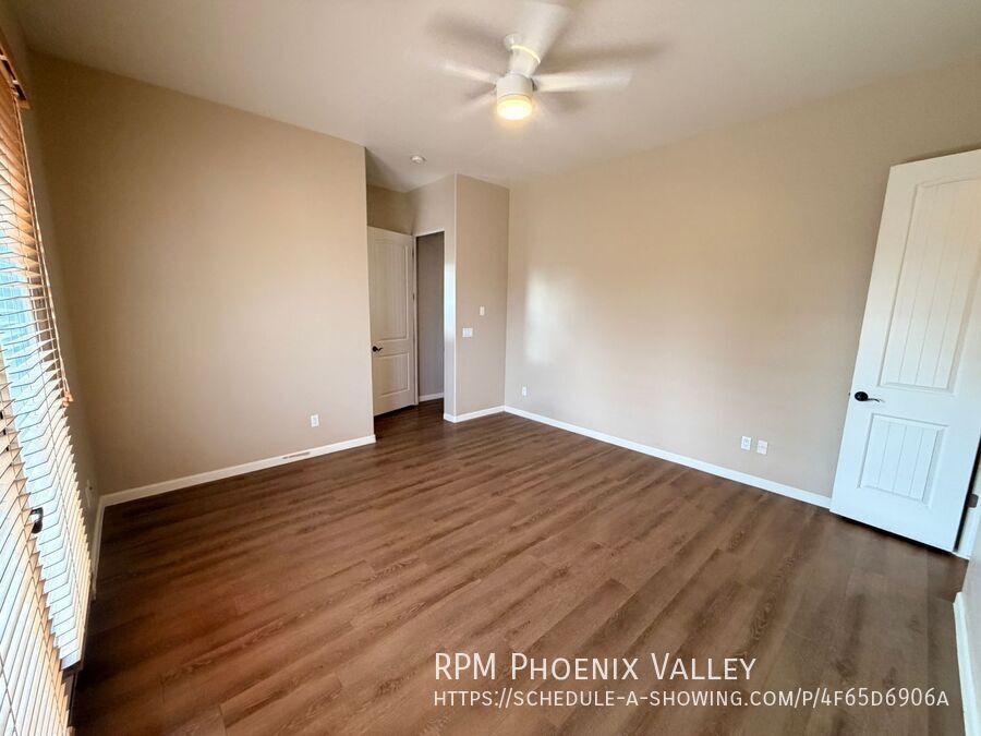 End Unit *Gated* Downtown Phx Townhome 2 Car Garage! property image