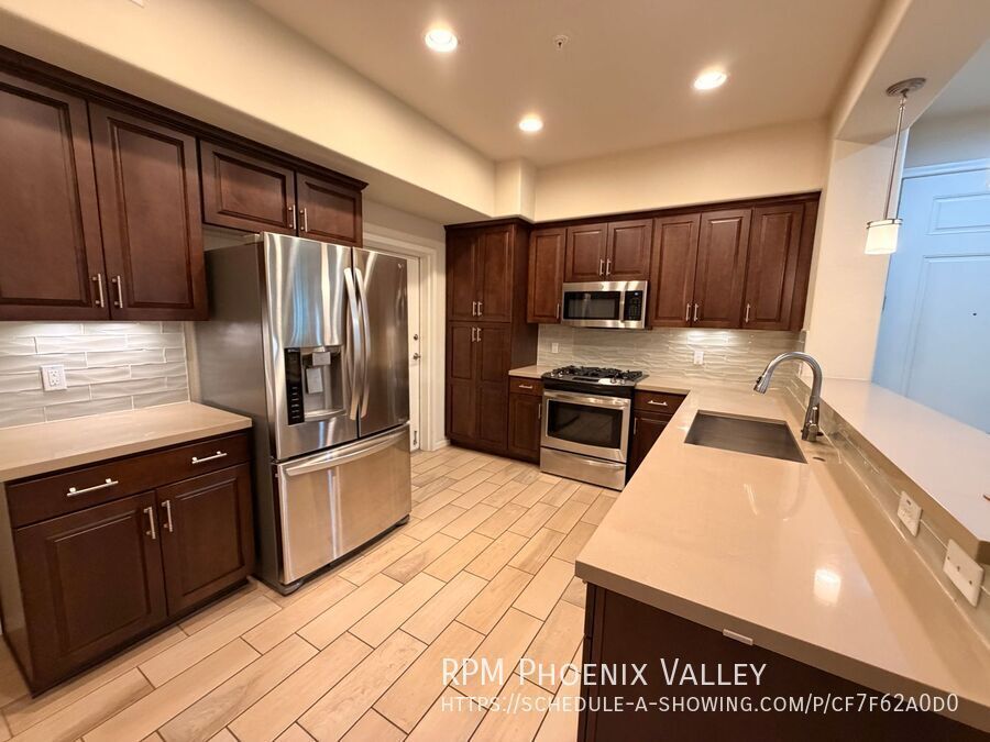 Ground Level 2/2 Condo, *Gated N. Scottsdale* Community w/2 Car Garage property image