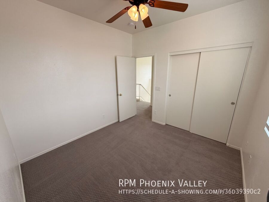 Move-In Special! End Unit Tempe Townhome w/Garage *NEW* Paint & *NEW* Carpet property image