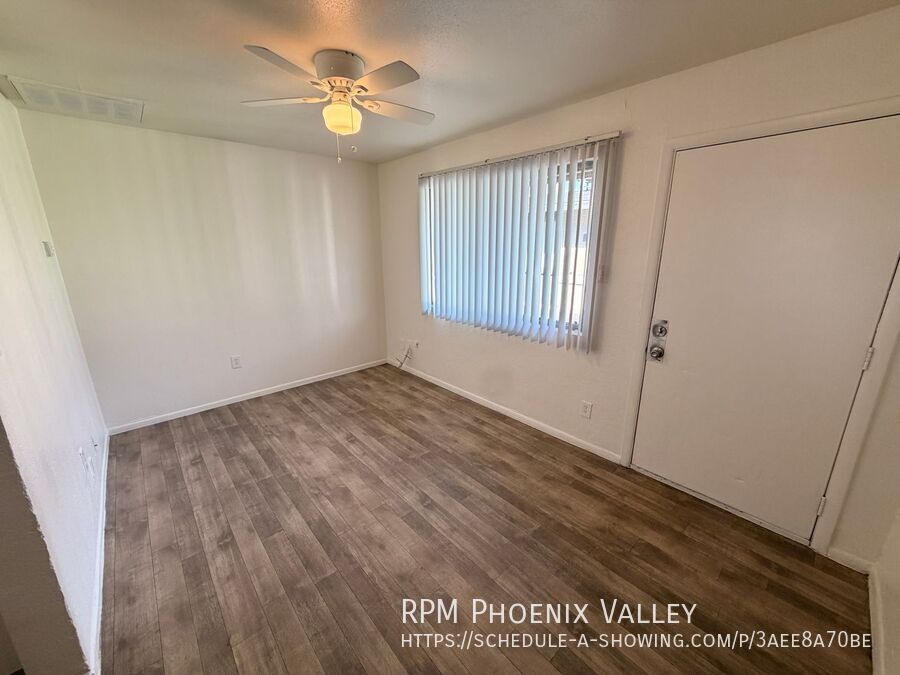 Welcome Home to the Glenn Isle Community! 1Ba 1 Ba unit with an enclosed patio property image