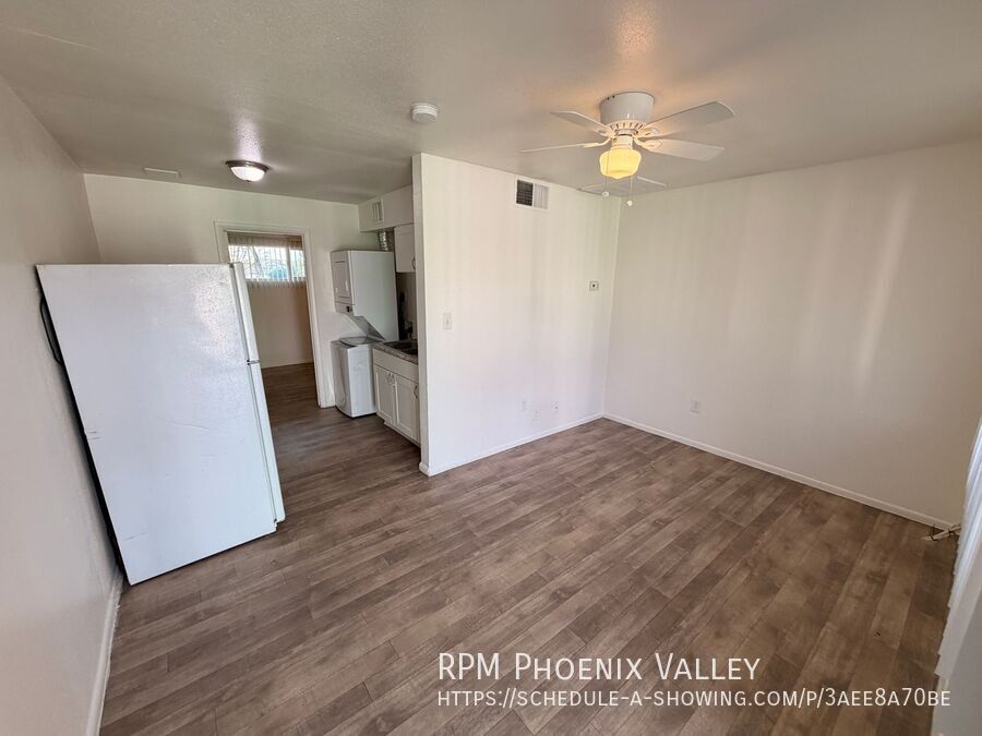 Welcome Home to the Glenn Isle Community! 1Ba 1 Ba unit with an enclosed patio property image