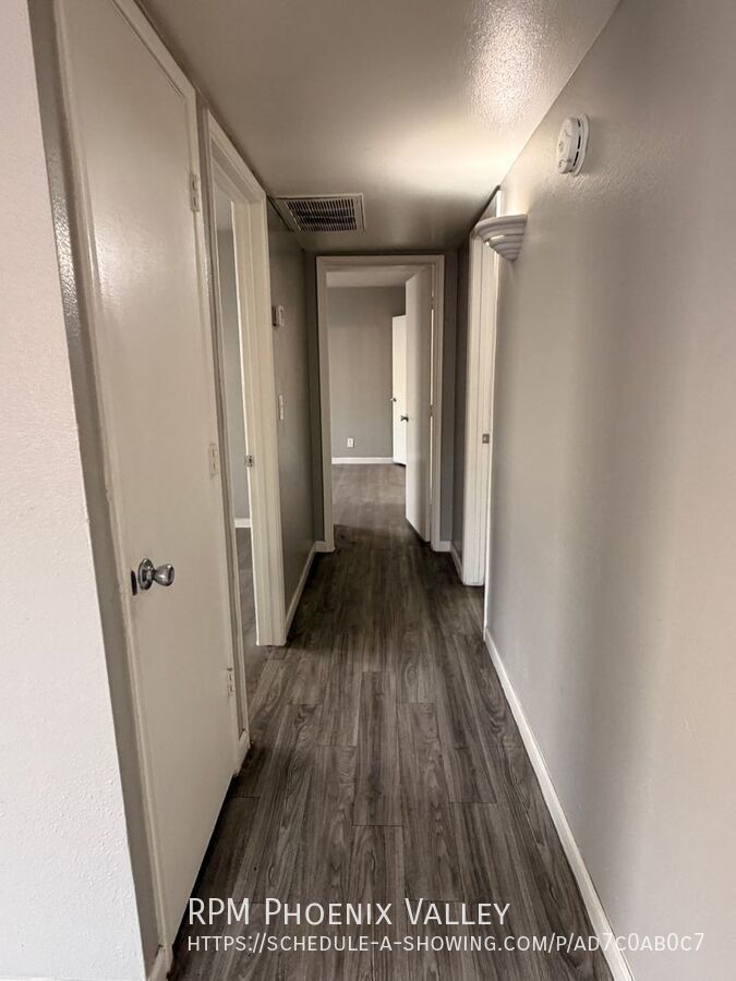 Move-In Special! *NEW* Flooring, *NO* Carpet, Single Story Townhome! property image