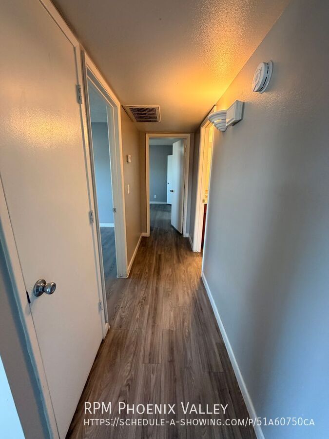 Move-In Special! Updated Single Story 2Bdm - 2 Ba Glendale Unit with *NO Carpet* property image