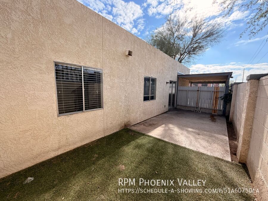 Move-In Special! Updated Single Story 2Bdm - 2 Ba Glendale Unit with *NO Carpet* property image