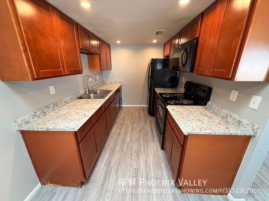 Move-In Special! Updated 2Bdm 2Ba Glendale Apartment *No Carpet* property image