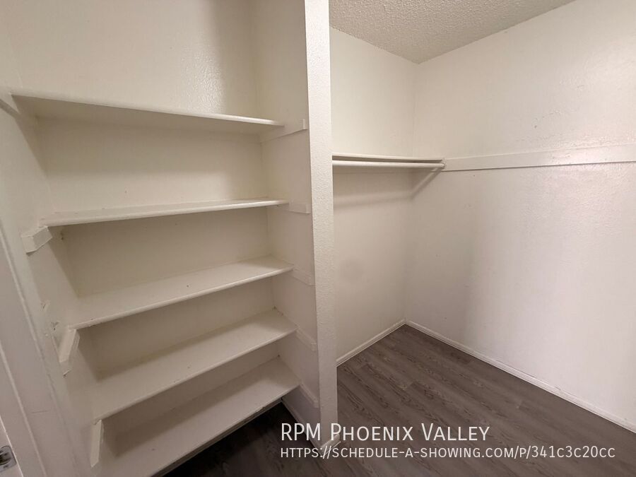 Move-In Special! Updated 2Bdm 2Ba Glendale Apartment *No Carpet* property image