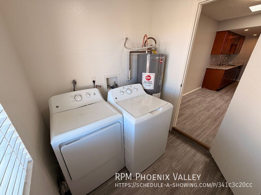Move-In Special! Updated 2Bdm 2Ba Glendale Apartment *No Carpet* property image