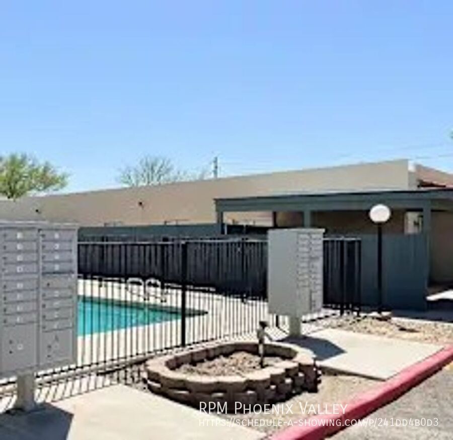Move-In Special! 2Bdm 2Ba Glendale Unit with *NO* Carpet property image