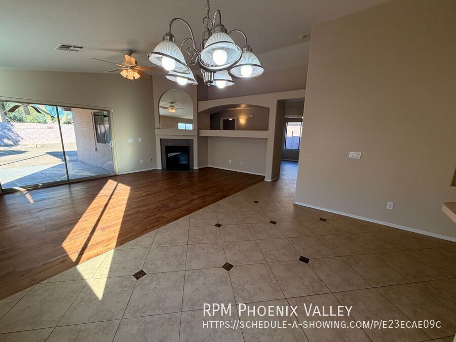 Gorgeous 3Bdm 2Ba Goodyear Home on a Cul-de-sac! *NO Carpets* property image