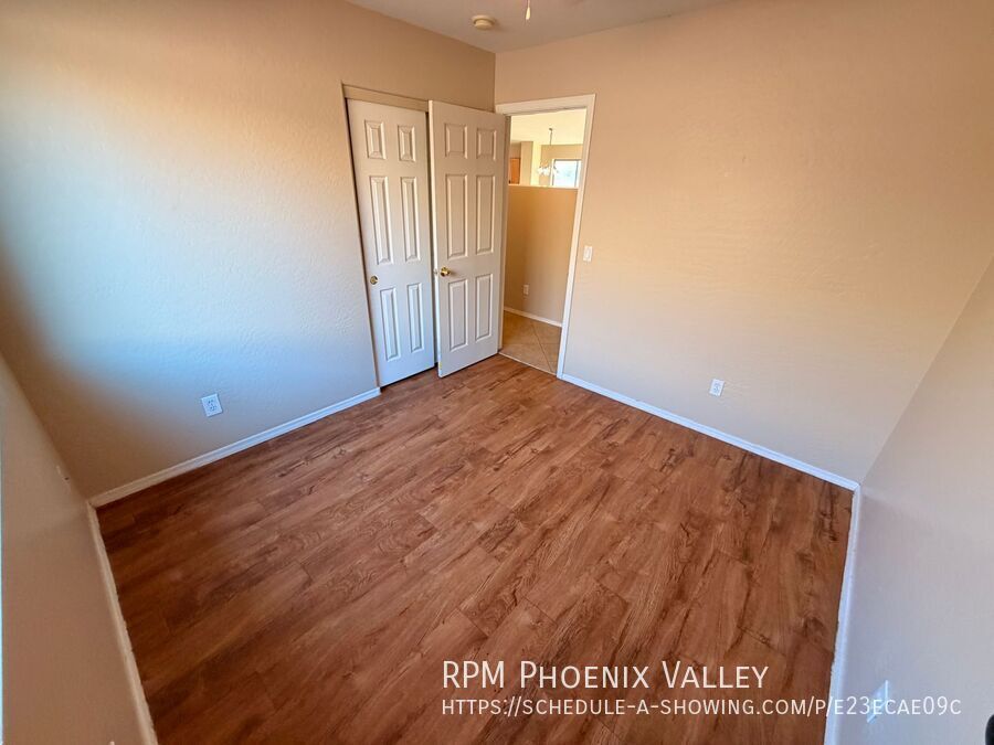 Gorgeous 3Bdm 2Ba Goodyear Home on a Cul-de-sac! *NO Carpets* property image