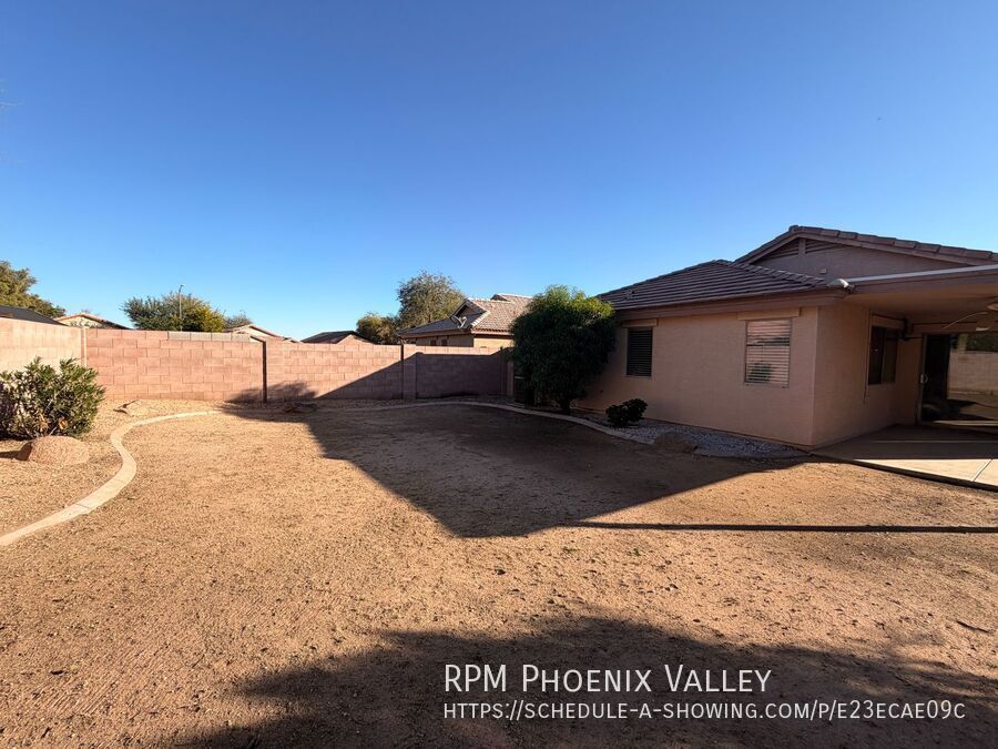 Gorgeous 3Bdm 2Ba Goodyear Home on a Cul-de-sac! *NO Carpets* property image